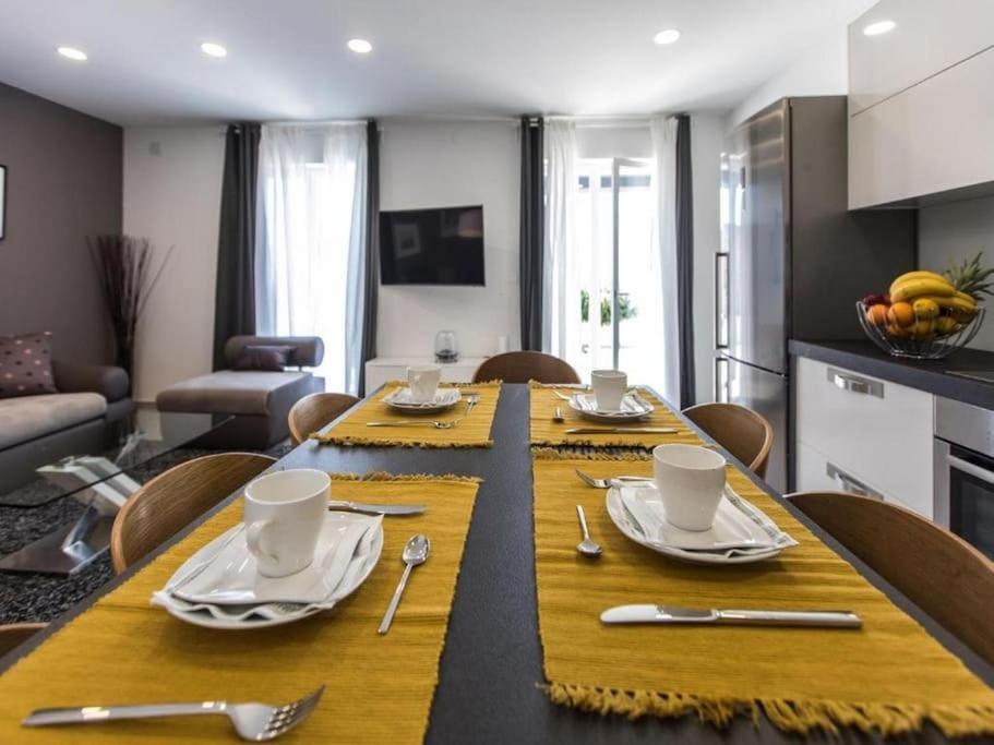 Bleu Villa - Three Bedroom Villa With Balcony And City View Дубровник Екстер'єр фото