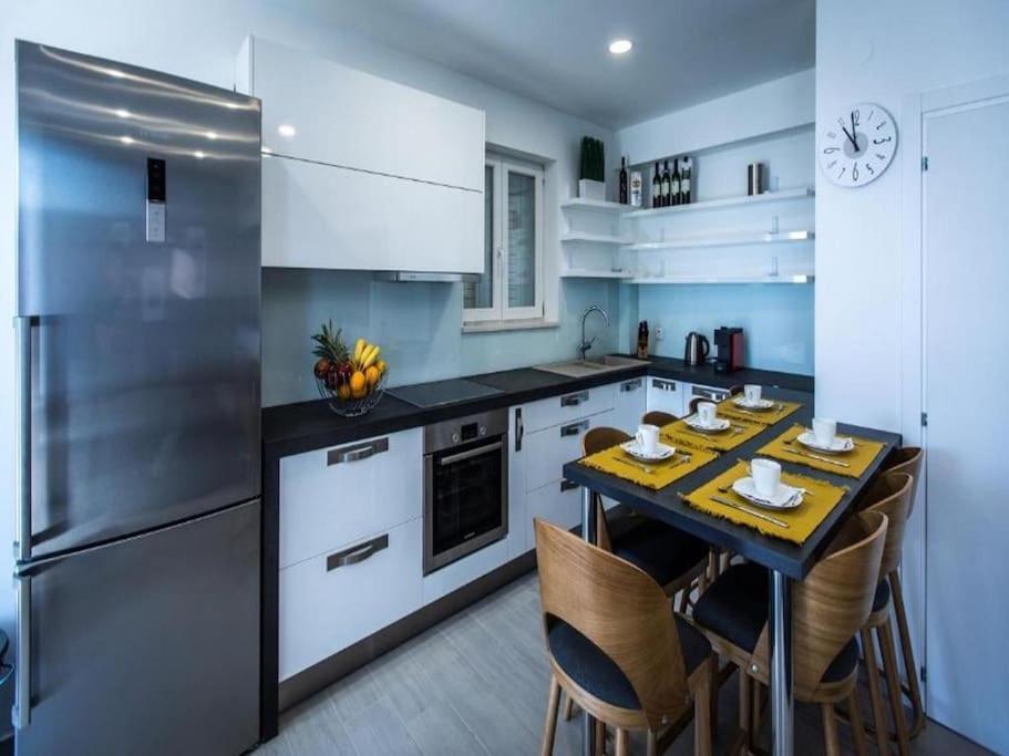 Bleu Villa - Three Bedroom Villa With Balcony And City View Дубровник Екстер'єр фото